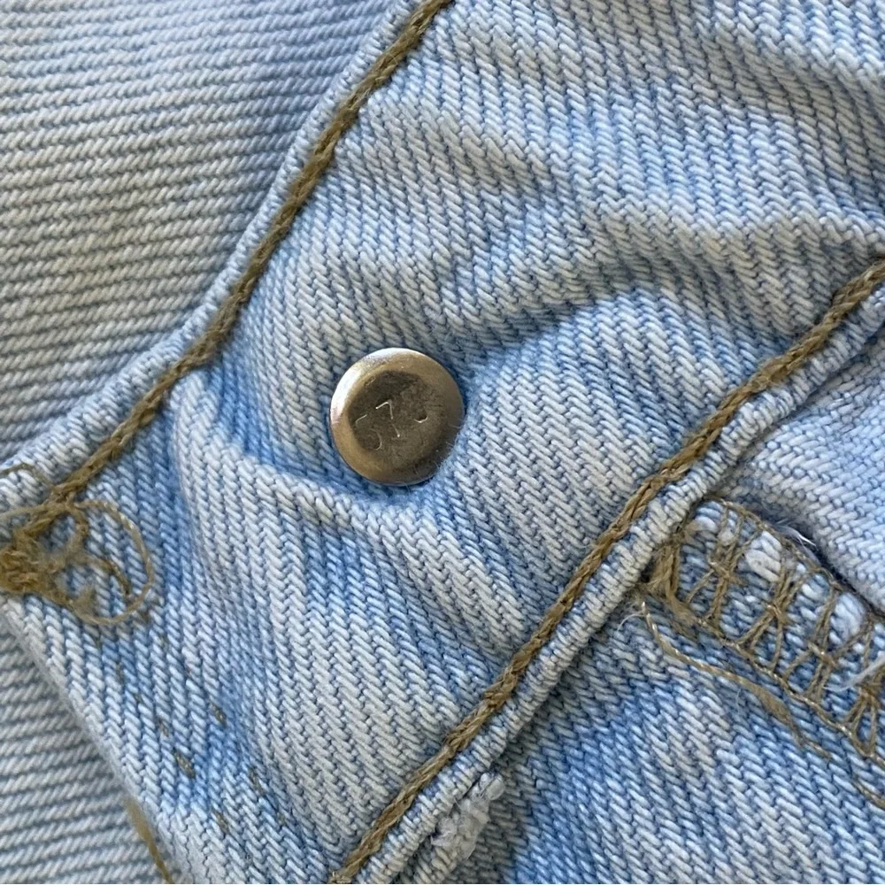 Vintage 90s Levi 505 Orange Tab Distressed Denim Jean Shorts Mens Size 42 Light